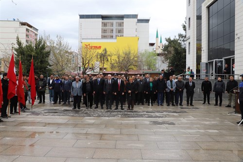 ÇANAKKALE DENİZ ZAFERİ’NİN 110. YIL DÖNÜMÜ İLÇEMİZDE RESMÎ TÖRENLE KUTLANDI